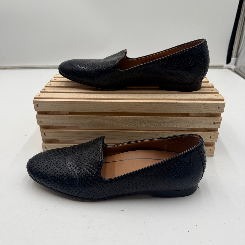 Vionic Flats Willa II Black Embossed Snake Leather Loafers Women Size 7